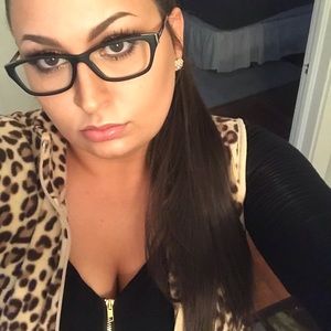 Meet your Posher, Charlotte